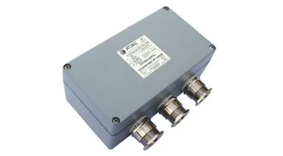 Взрывозащищенная клеммная коробка с кабельными вводами под небронированный кабель 220х120х90 в 