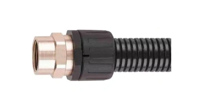 Гибкий рукав из прессованого нейлона c элементами из никелированной латуни серии FPA и внутренней резьбой в 