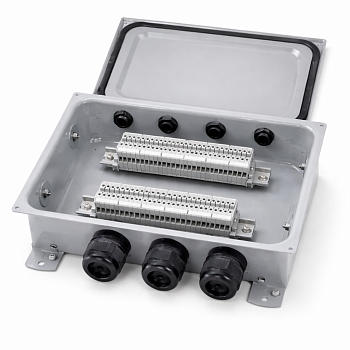 КЗНС-48-02 IP65 У1 коробка (MG20-4, MG32-1, MG40-2, c заглуш.-4, отв. d32 c заглш.-1, ЗНИ4-48) в 