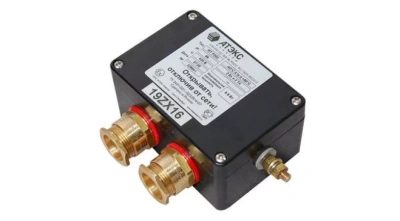 Взрывозащищенная клеммная коробка с кабельными вводами под небронированный кабель 110х75х55 в 