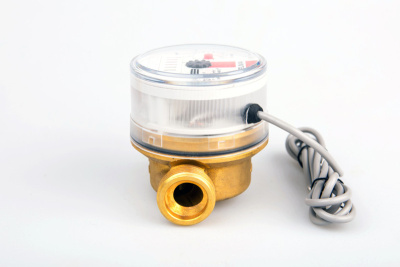 Счетчик горячей воды WFW24.D080-3-B-L-01-IP54 с импульсным выходом ГЕРКОН, вес импульса =1 л, ДУ15 в 