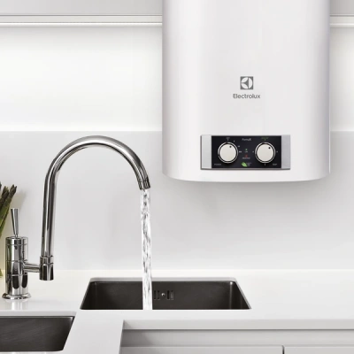 Водонагреватель Electrolux EWH 30 Formax в 