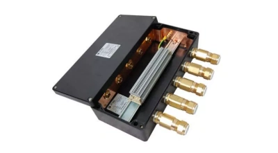 Взрывозащищенная клеммная коробка с кабельными вводами под небронированный кабель 260х160х90 в 