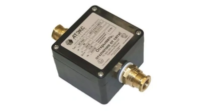 Взрывозащищенная клеммная коробка с кабельными вводами под небронированный кабель. Габариты 80х75х55 в 